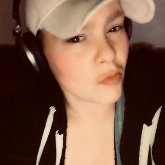 Meet your Posher, Kelly - Picture 1 of 1